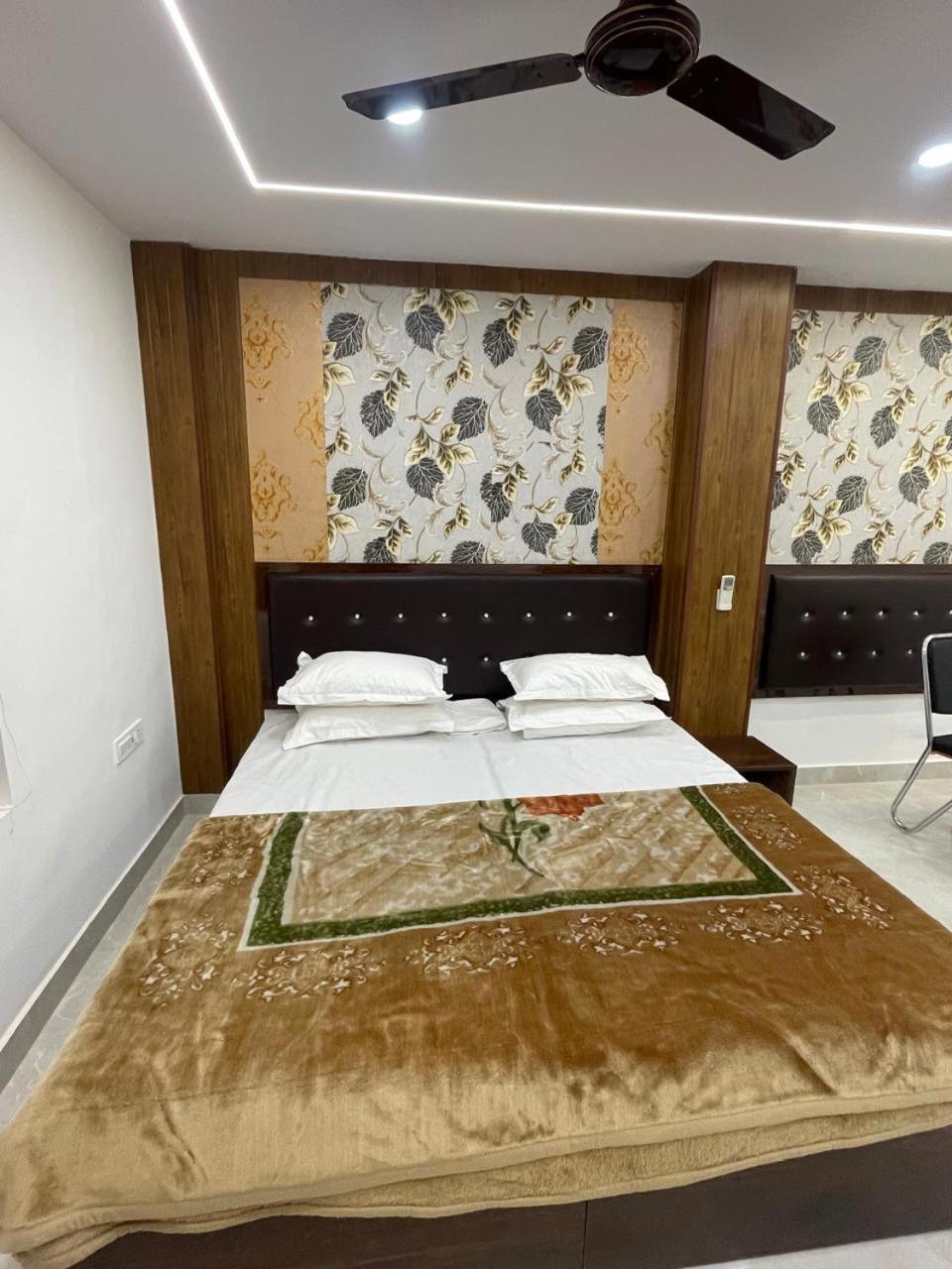바라나시 Kashi Imperial B&B 외부 사진